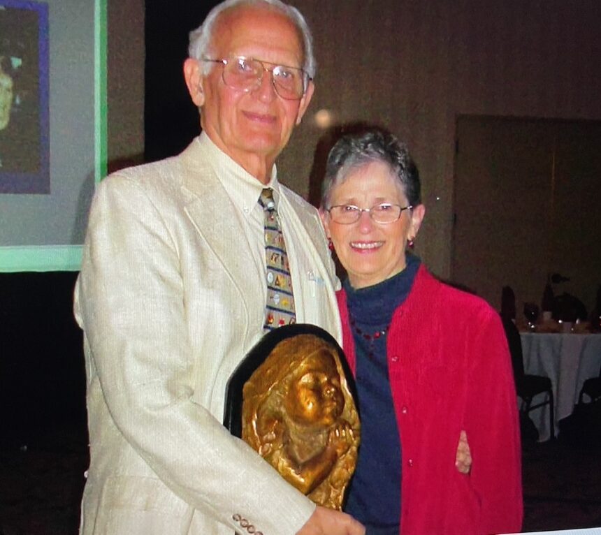 Gravens Leadership Awardees - Dr Stanley and Mavis Graven (2006)